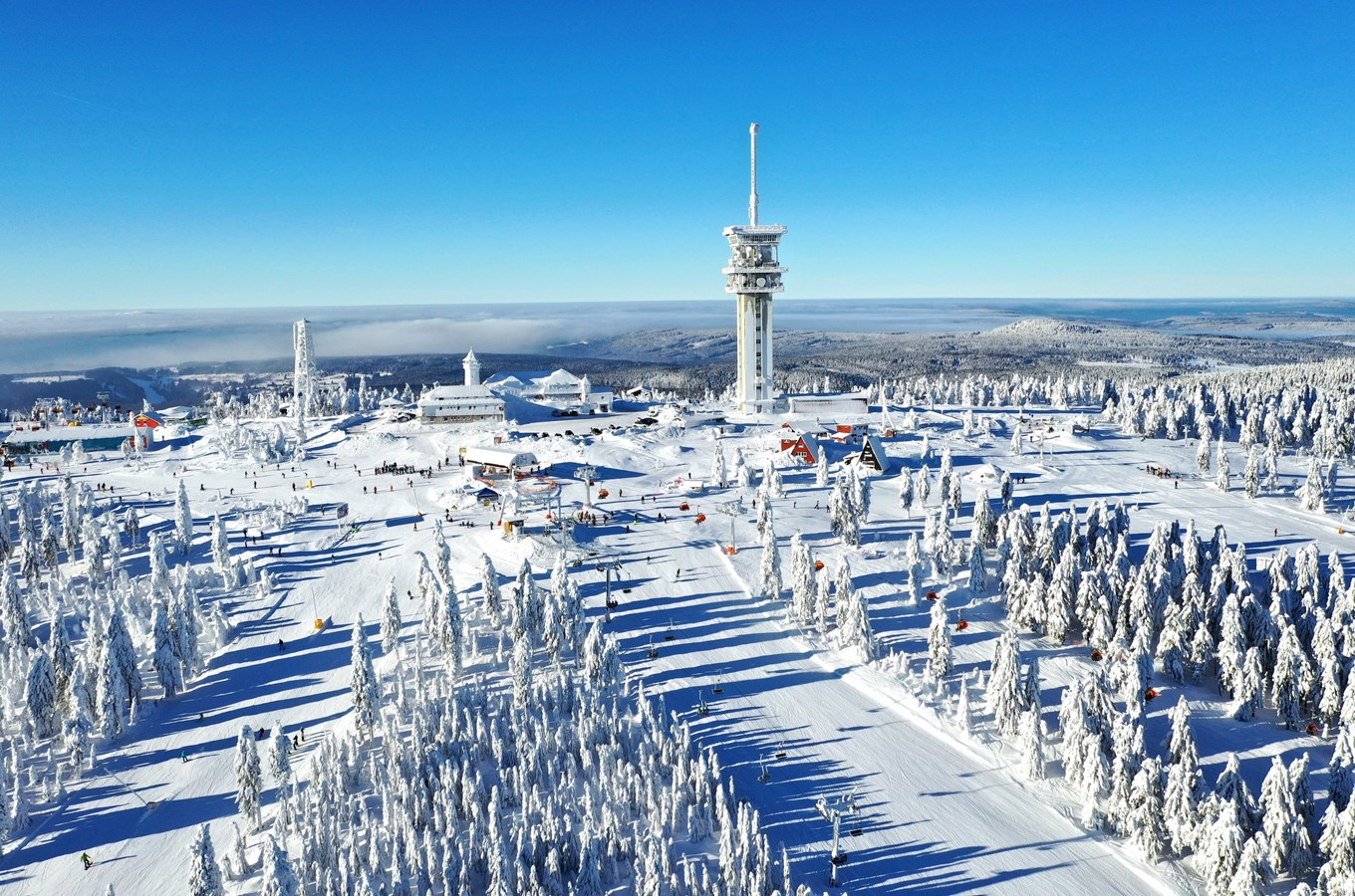 Ve Skiareálu Klínovec se už lyžuje