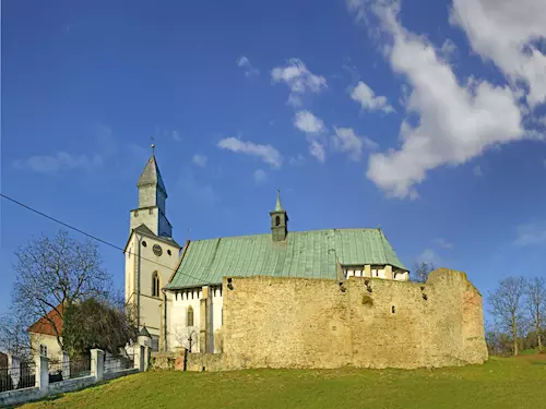 Kostel Kurdějov – podzemní chodby opevněného kostela sv. Jana Křtitele