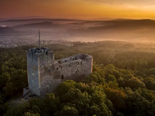 Fotografická výstava Z hradů za vlády Karla IV. v Plzeňském kraji