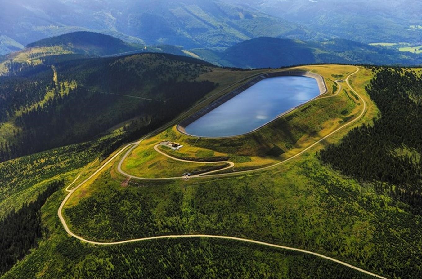 Přečerpávací vodní elektrárna Dlouhé stráně – jeden ze 7 divů Česka