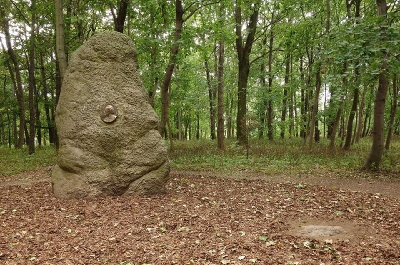 Slánský Tyršův menhir