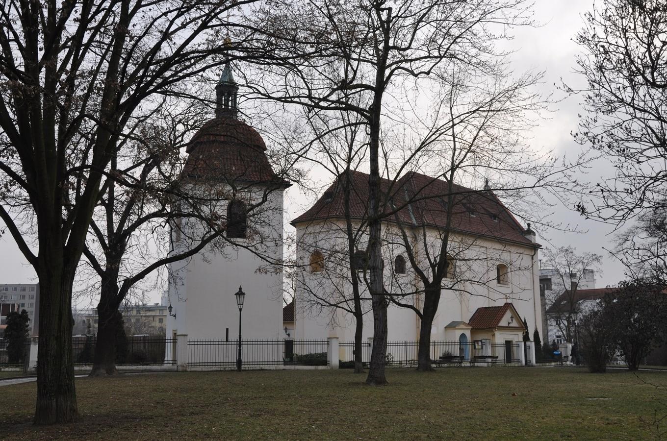 Kostel sv. Pankráce se zvonicí v Praze
