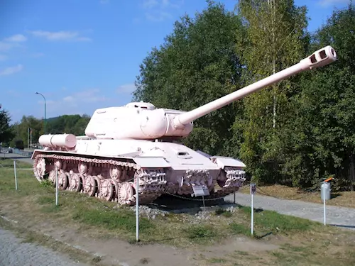 Růžový tank Davida Černého v Moravské galerii v Brně
