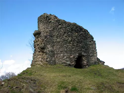 Zřícenina hradu Ostrý u Františkova nad Ploučnicí