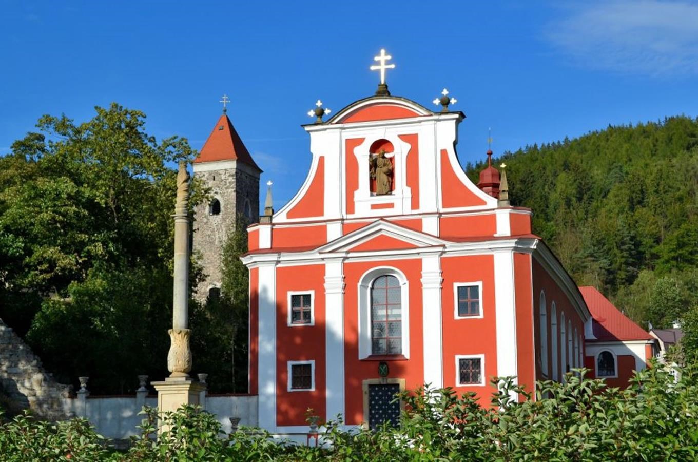 Barokní kostel sv. Martina v Nejdku 