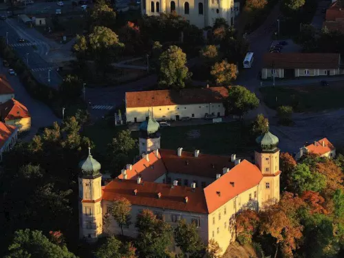 Detektivní pátrání po pohádkách na prohlídkách zámku Mníšku pod Brdy