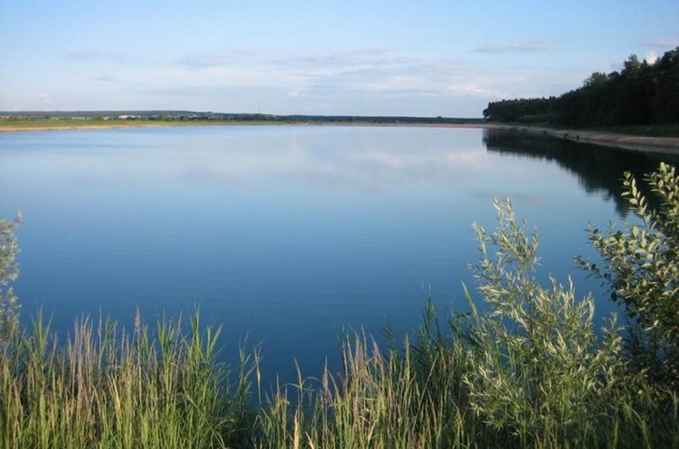 Jezero Konětopy - zatopená pískovna s průzračnou vodou