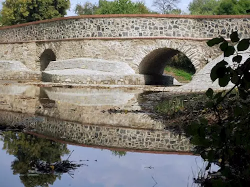Středověký kamenný most v obci Kamenné Mosty