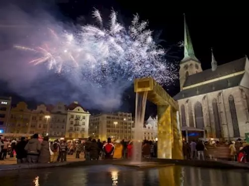 Oslavy vzniku první republiky završí v Plzni velkolepý ohnostroj na námestí Republiky