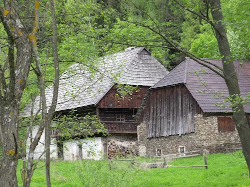 Barokní Hrabánkův mlýn u Hartmanic