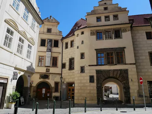Dům U Zlatého prstenu v Praze – expozice Praha Karla IV.