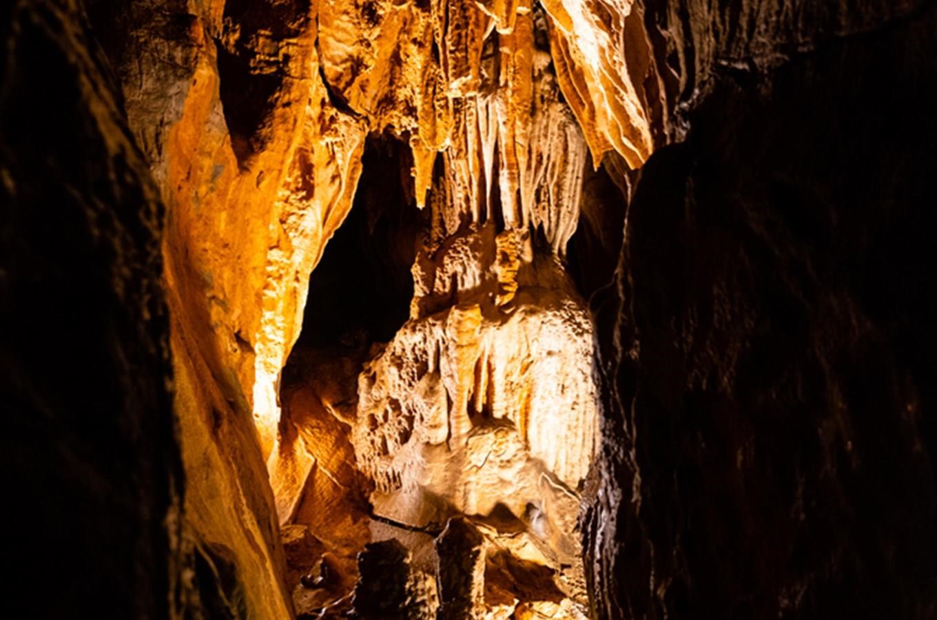 10 tipů na výlety do jeskyní aneb ve stínu i na výsluní