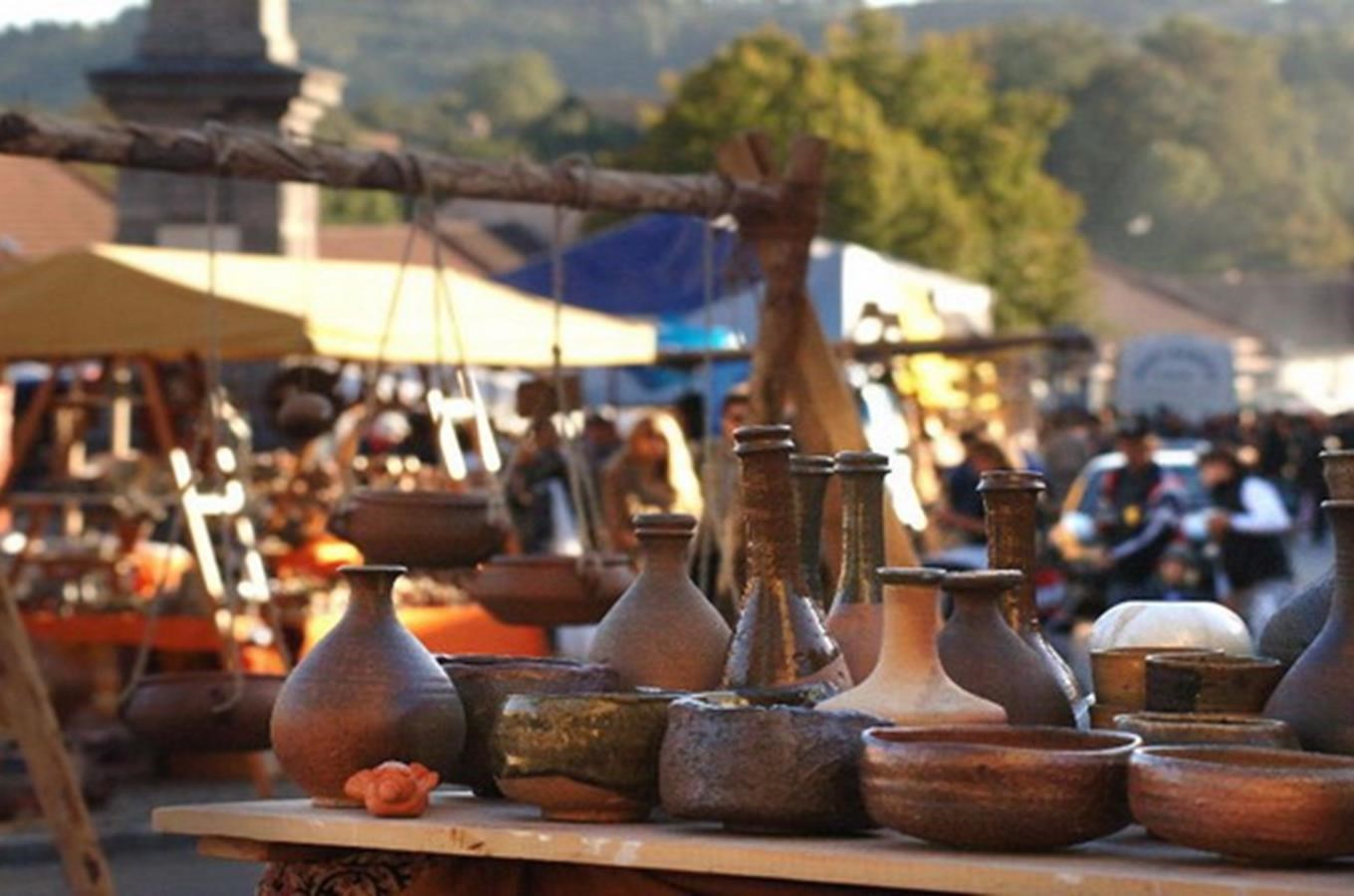 Do Kunštátu se vydejte o víkendu na největší tržiště s keramikou