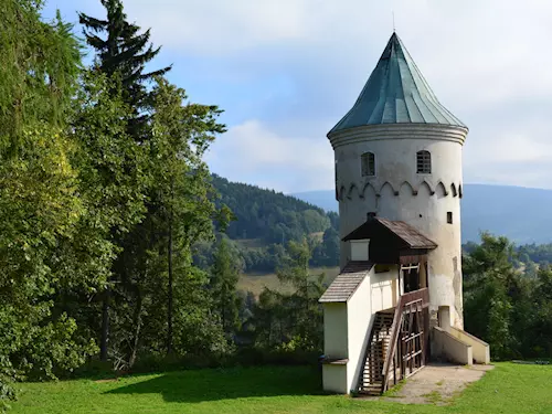 Šlikova věž – zřícenina hradu Freudenstein u Jáchymova