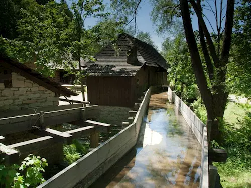 V Mlýnské dolině Valašského muzea byla dokončena rekonstrukce vodního náhonu
