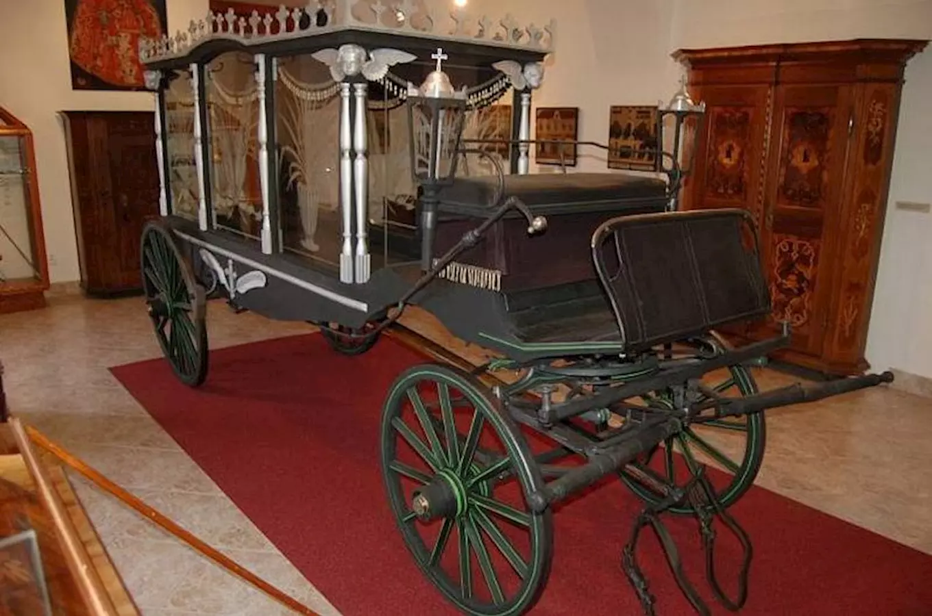 Muzeum Chodska vystavuje unikátní pohřební kočár