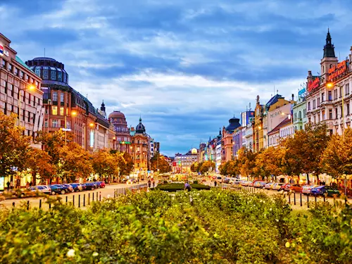 Svatováclavské trhy na Václavském náměstí a Náměstí Republiky v Praze