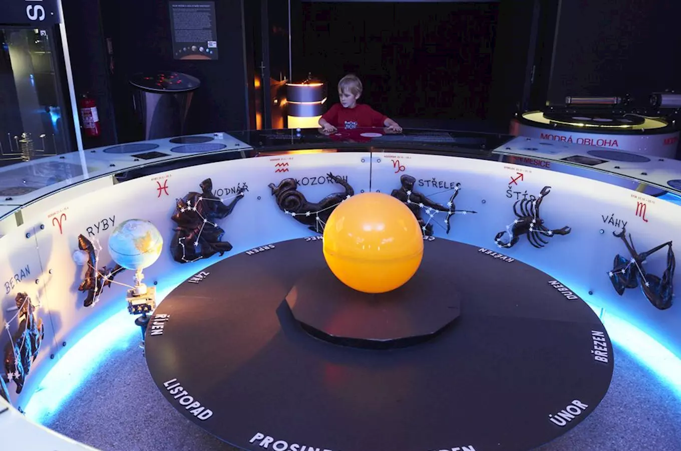 Planetárium Praha se stalo součástí platformy Planetum a milovníky hvězd láká na zajímavé pořady