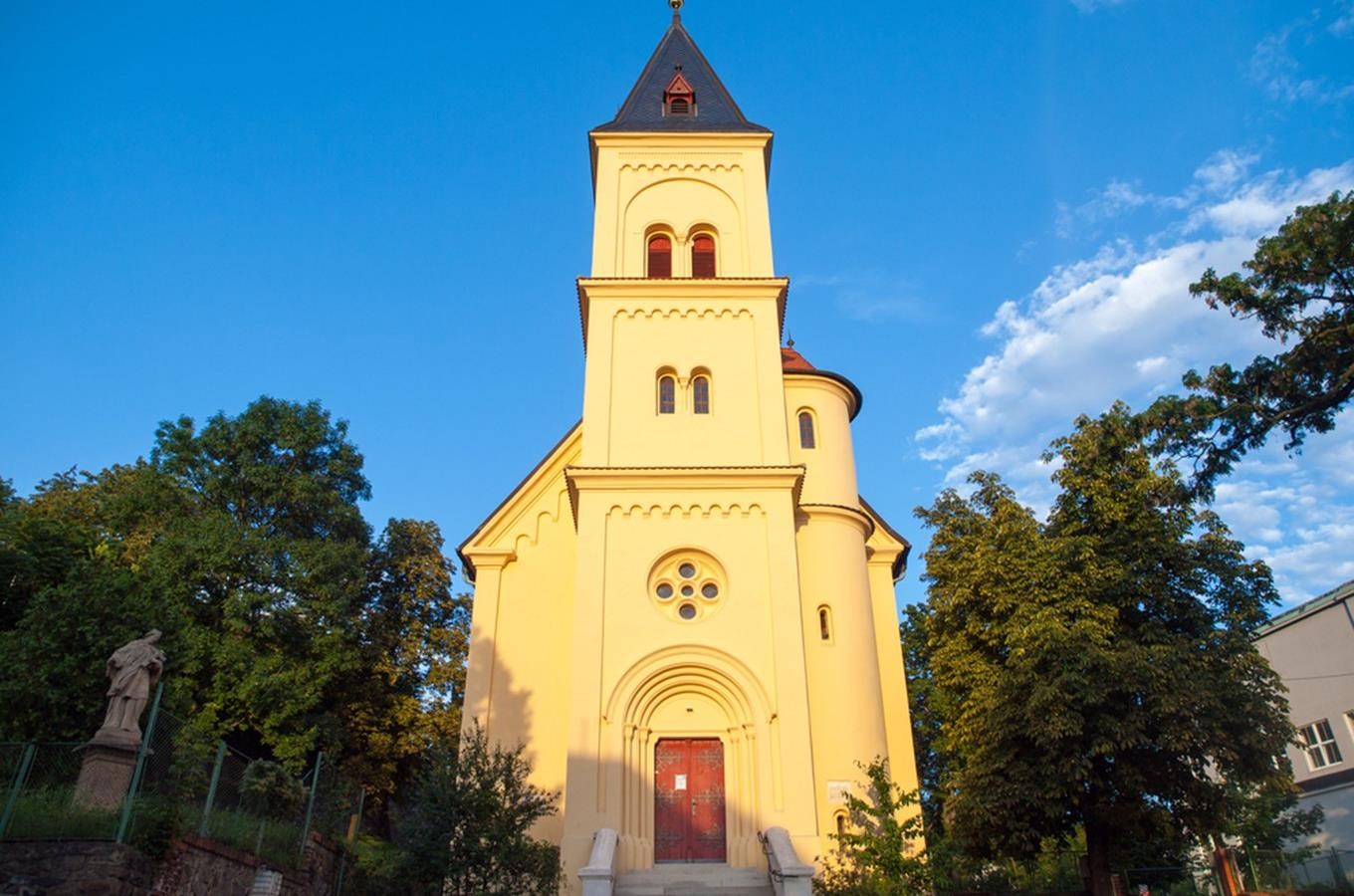 Kostel sv. Prokopa v Braníku