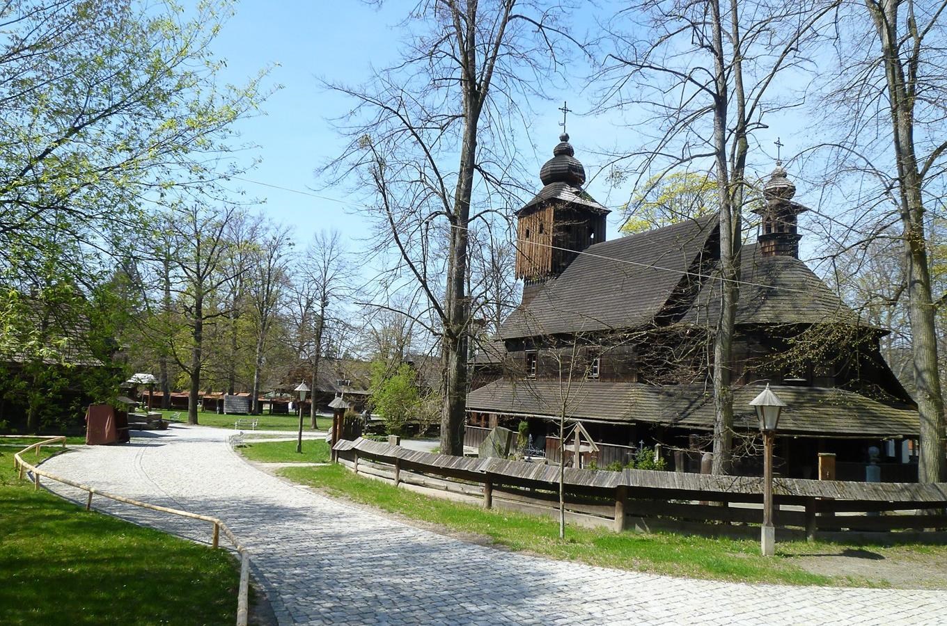 Valašský Slavín - čestné pohřebiště významných osobností východní Moravy