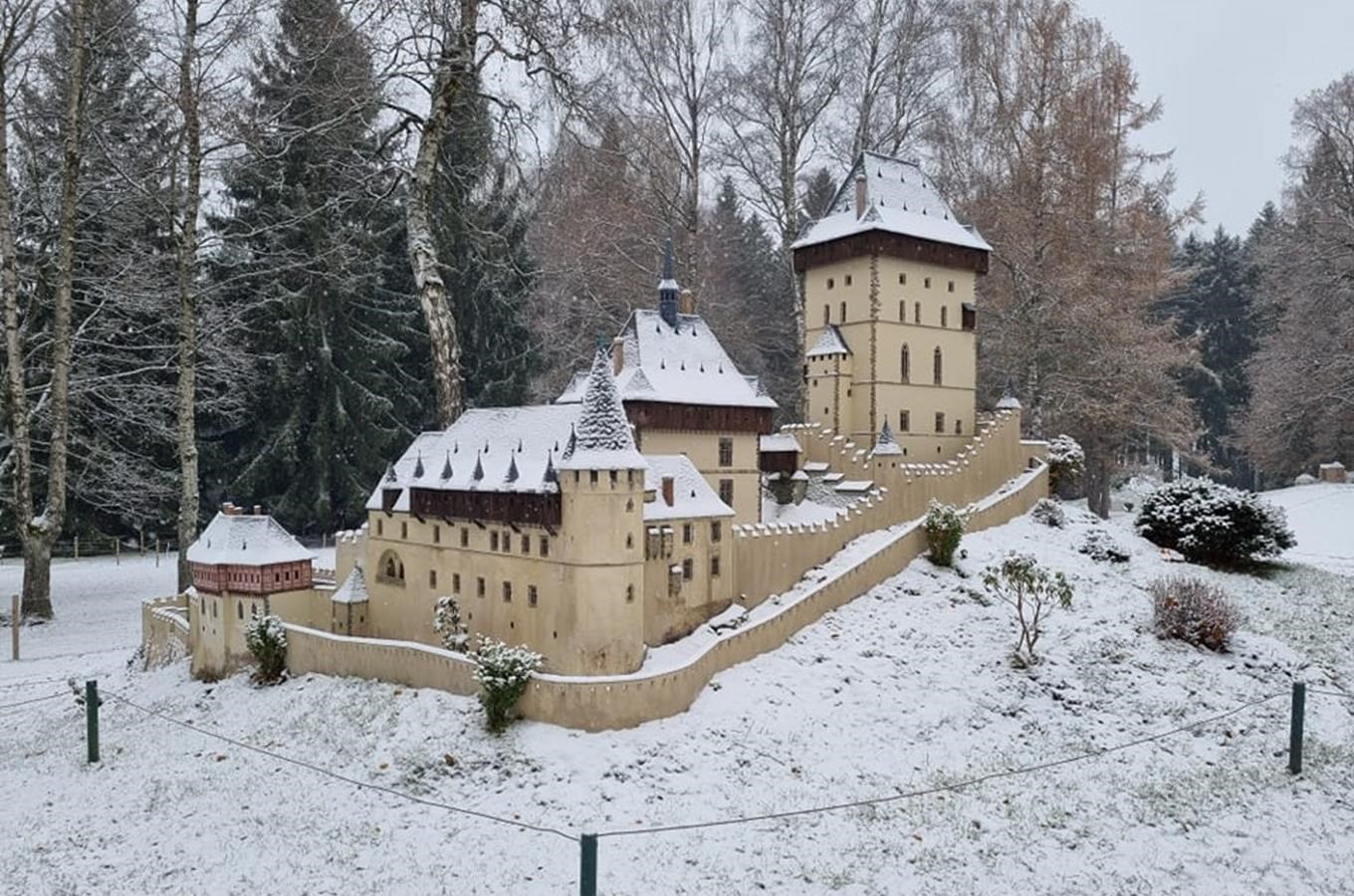 Park miniatur Boheminium v Mariánských Lázních je otevřen i v zimě