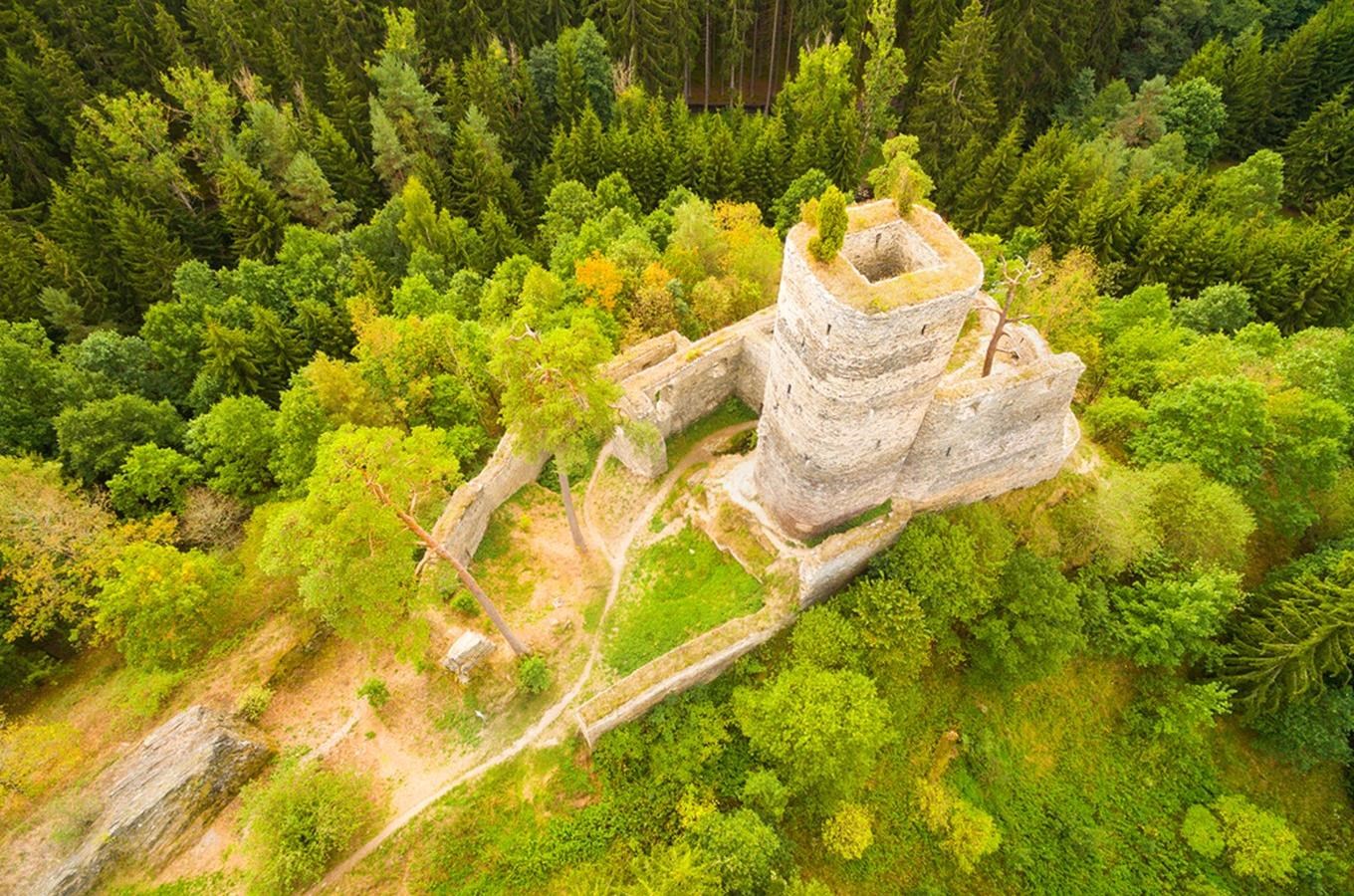 Gutštejn – romantická zřícenina gotického hradu