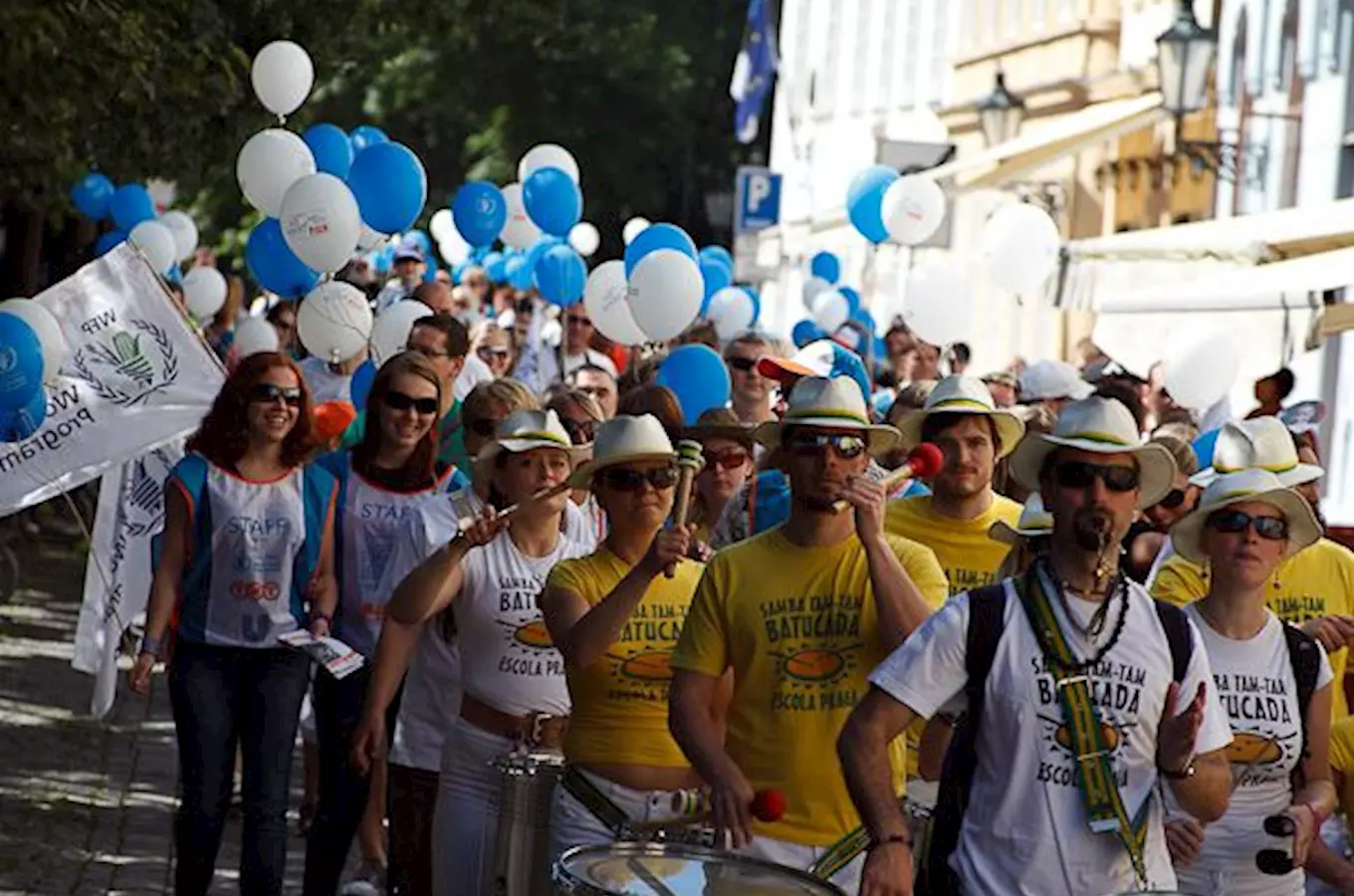 Praha dnes pomáhá Pochodem proti hladu