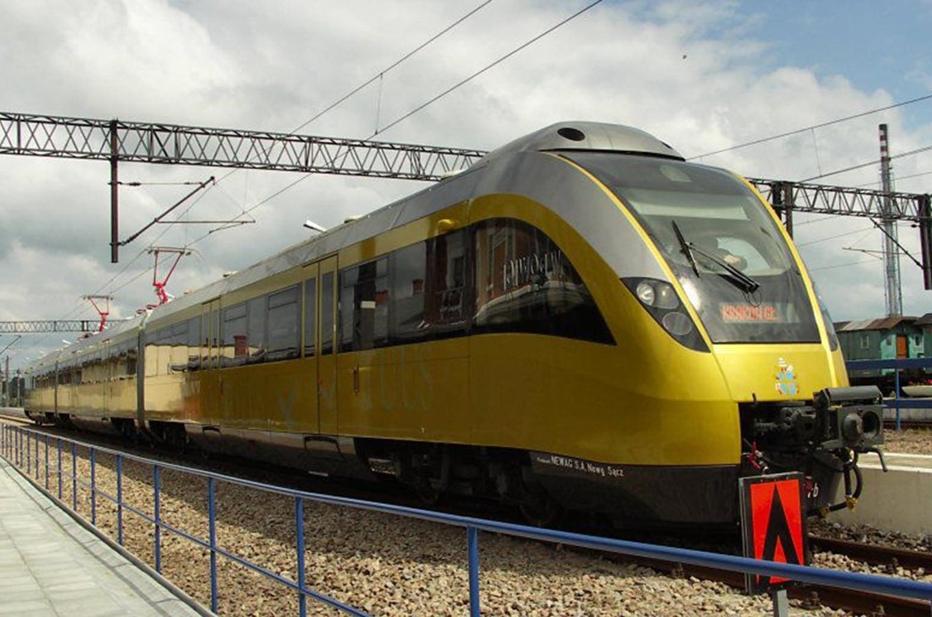 Vlak Jana Pavla II. přijíždí do Česka