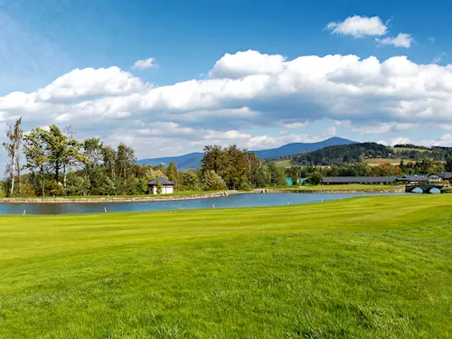 Prosper Golf Resort Čeladná – 24 krytých odpališť a Indoor golf