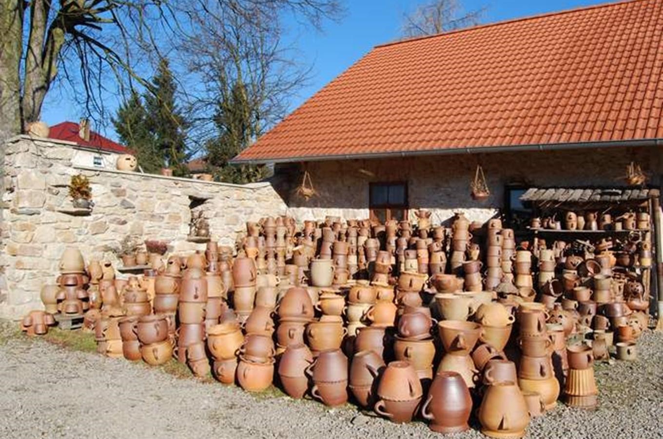 Keramika Kovařík - výroba zahradní keramiky 