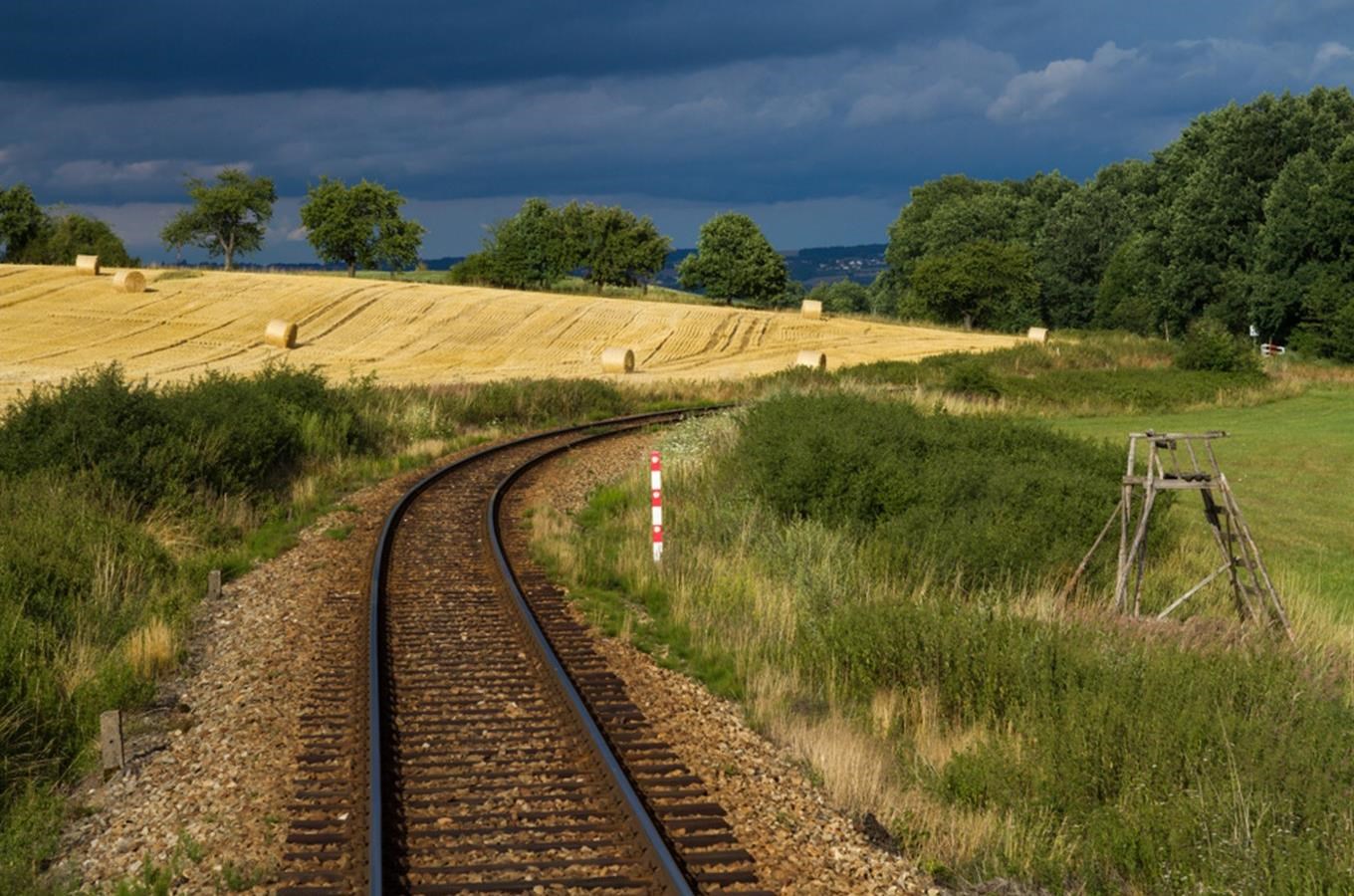 Železniční trať Znojmo – Okříšky