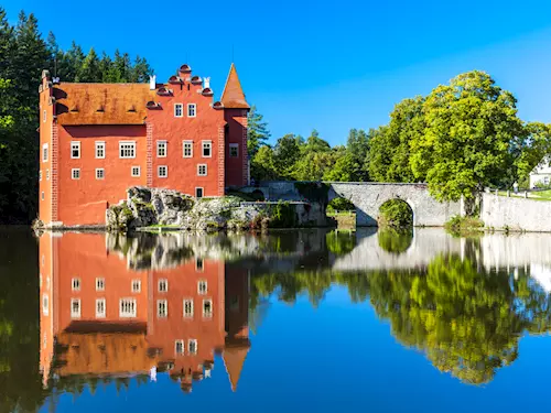 Zámek Červená Lhota – nejpohádkovější zámek v Česku