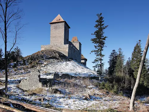 Vánocní Kašperské Hory lákají na prohlídky mesta i hradu