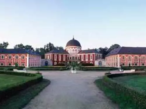 Novou expozicí historických kocáru na zámku Veltrusy vás provede príbeh šlechtice