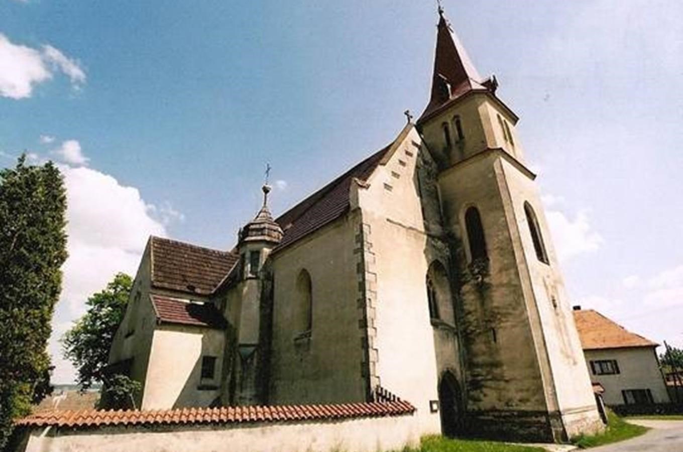 Kostel sv. Šimona a Judy Arnoštovice