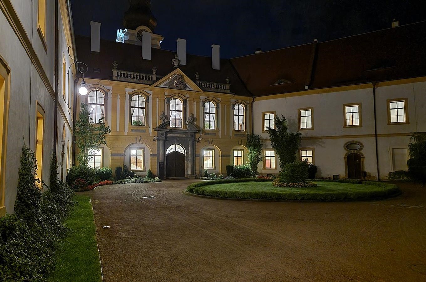 Noční prohlídky zámku Děčín