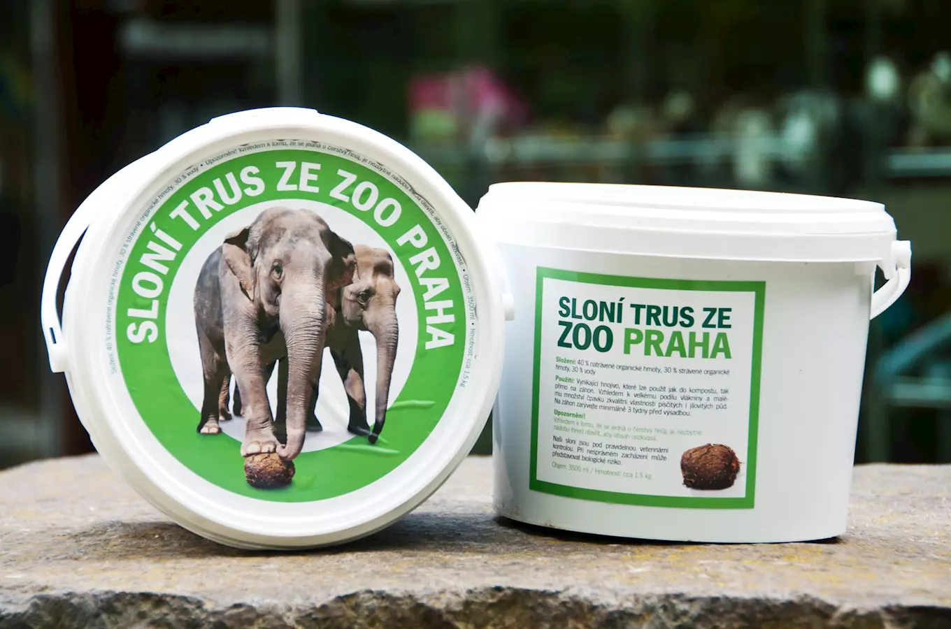 Sloní trus koupíte v areálu Zoo Praha