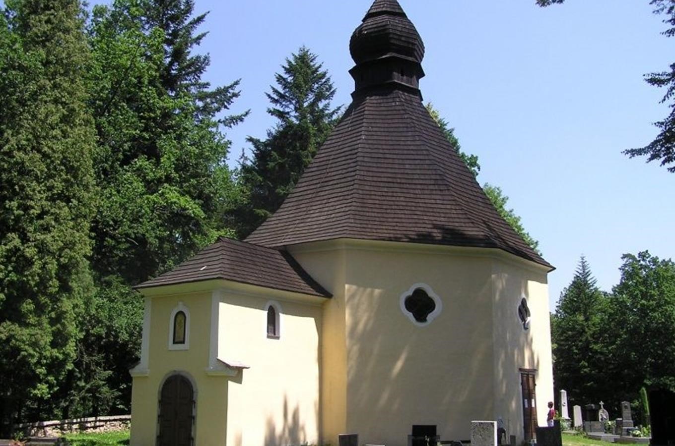 Kaple sv. Maří Magdaleny na kopci Bradlo