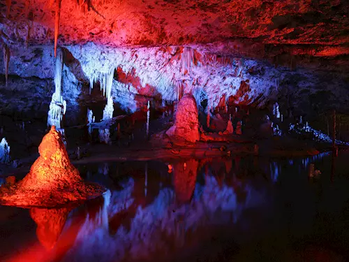Punkevní jeskyně s propastí Macocha v Moravském krasu