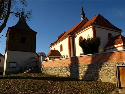 Kostel sv. Mikuláše ve Lnářích