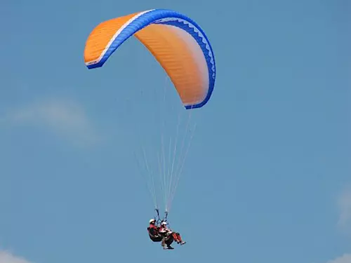 Adrenalin – Paraglidingové Tandemové Lety na jižní Moravě