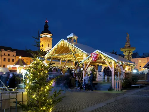 Vánoční trhy na náměstí Přemysla Otakara II. v Českých Budějovicích