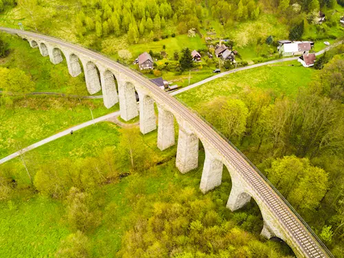 Železniční viadukt v Kryštofově údolí