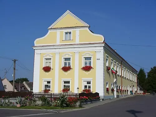 Barokní poštovní stanice ve Vratěníně