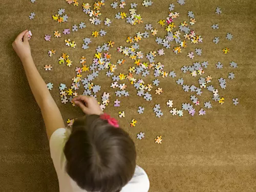 Deti si mohou zkusit složit puzzle
