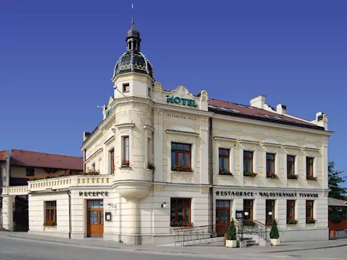 Jelínkova vila – restaurace se stylovým interiérem a minipivovarem