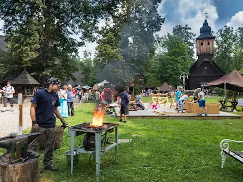 Valašské muzeum v přírodě v Rožnově pod Radhoštěm připravuje Dny řemesel a setkání kovářů