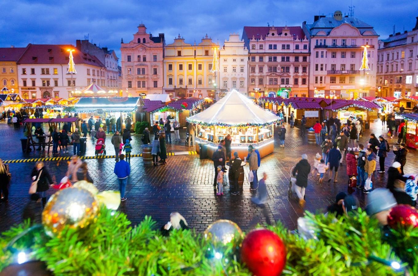Adventní trhy v Plzni na náměstí Republiky začnou v sobotu