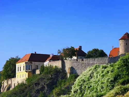 České korunovační klenoty na dosah – výstava na Znojemském hradě