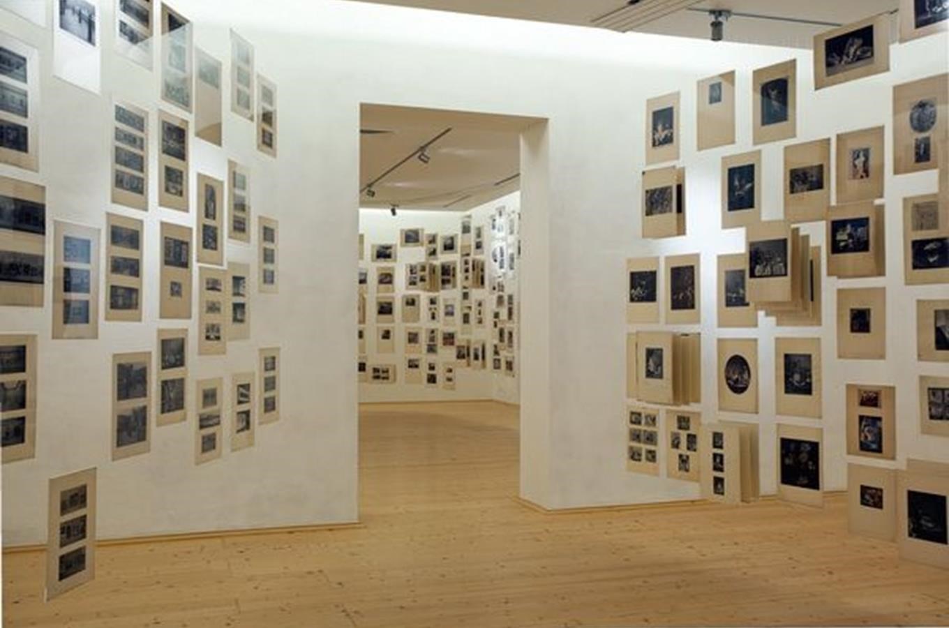 Galerie GASK prodloužila výstavu Artists for Tichý – Tichý for Artists